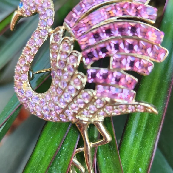 Vtg GIORGIO Flamingo Glitzy Barbie Gems PINK Rhinestones GOLD Marked Brooch NWOT - Picture 3 of 12